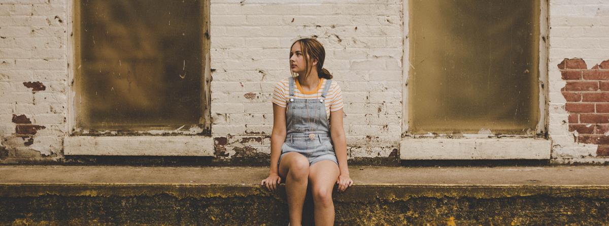 hpv-vaccine-pige-i-overalls.jpg