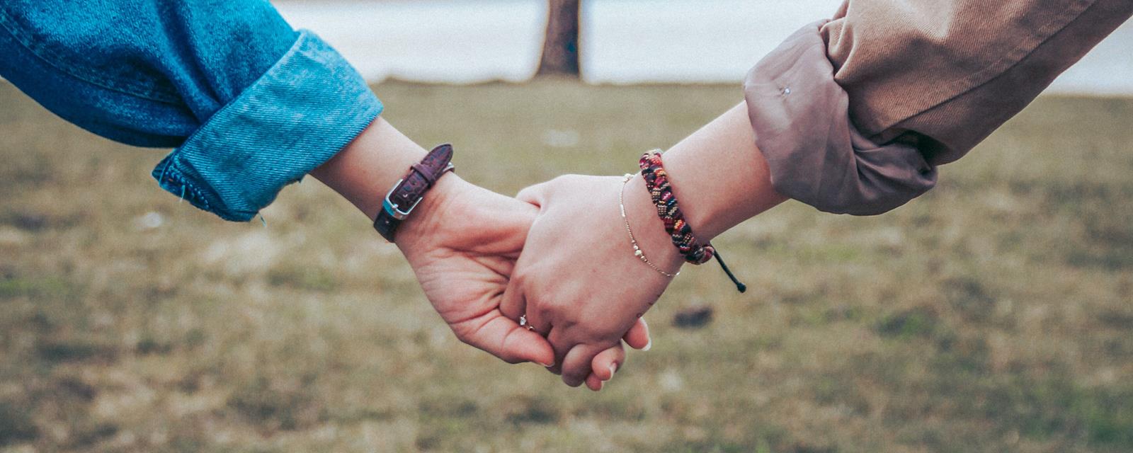 holder-haender-cropped.jpg