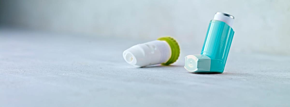 astma-blaa-groen-inhalator.jpg