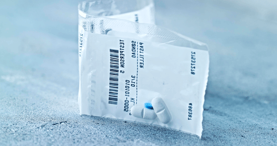 dosispakket-medicin-hvid-blaa-tabletter-testperson.png
